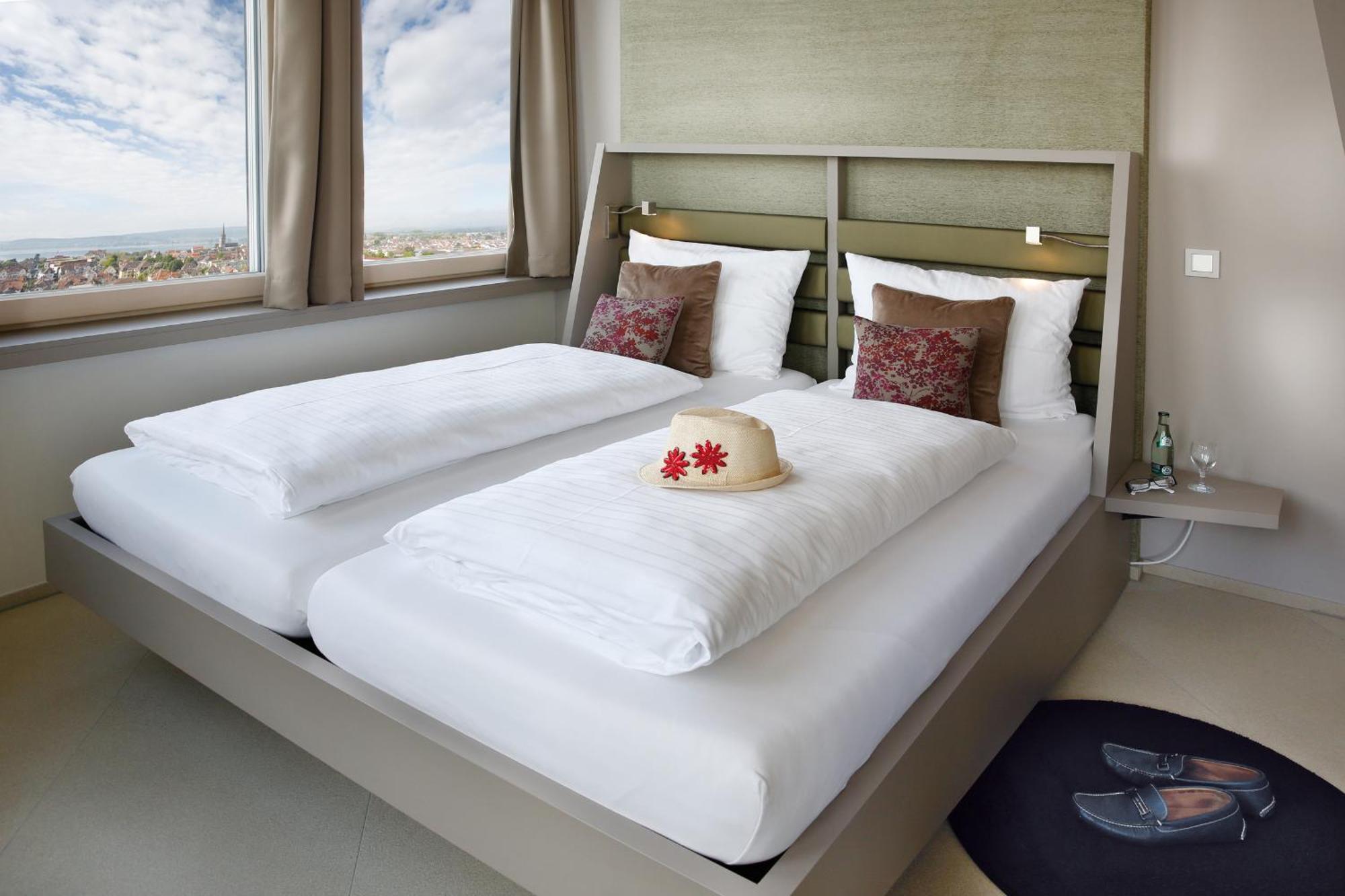 Aquaturm Hotel & Energie Радольфцелль  Экстерьер фото