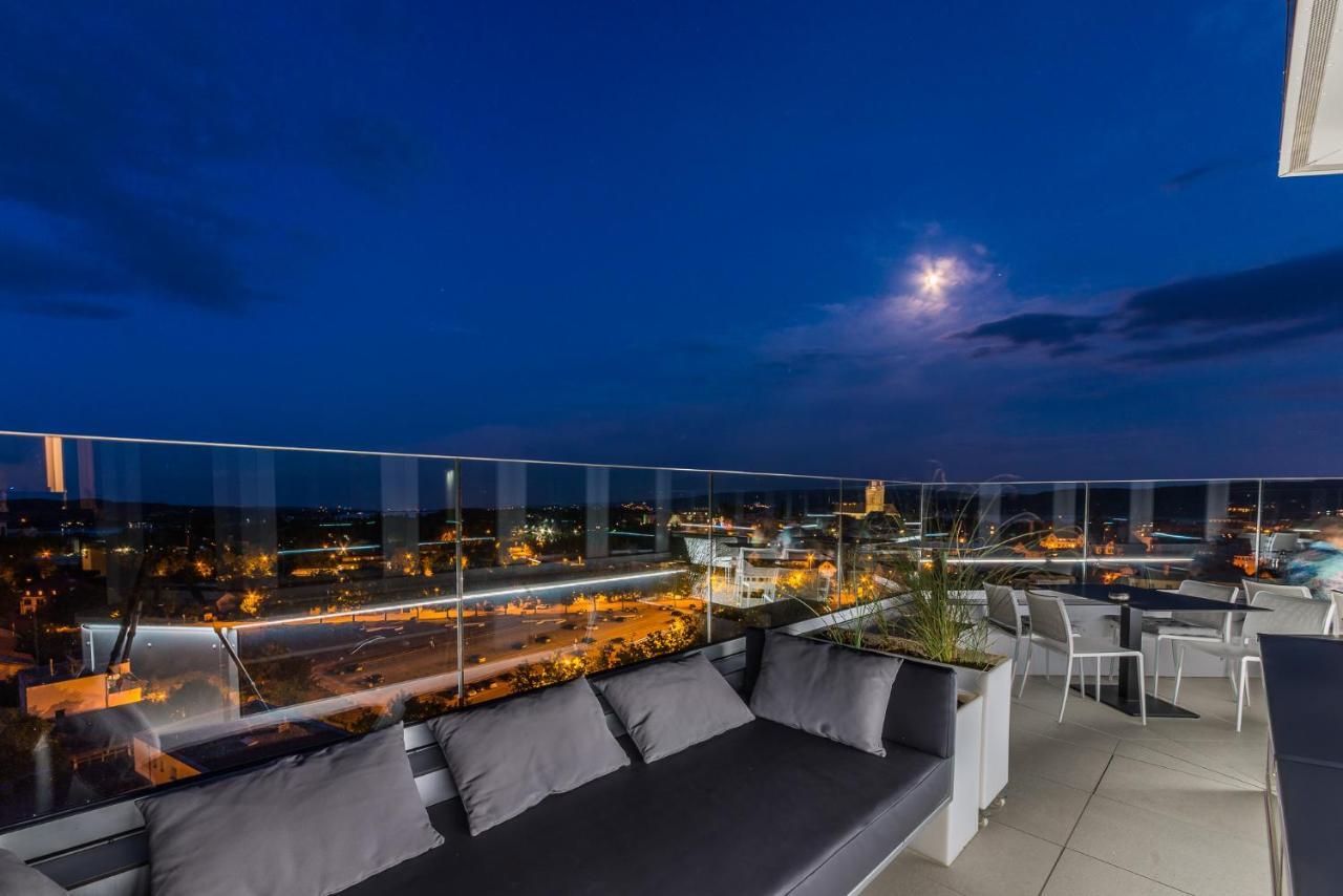 Aquaturm Hotel & Energie Радольфцелль  Экстерьер фото